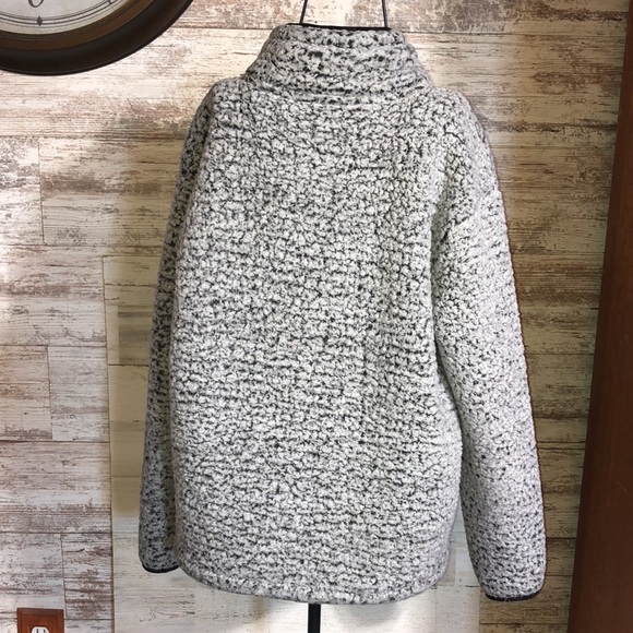 Victoria’s Secret pink Sherpa zip up sweatshirt gray and black size large​​ - Picture 5 of 5